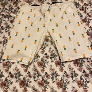 Men’s white pineapple shorts